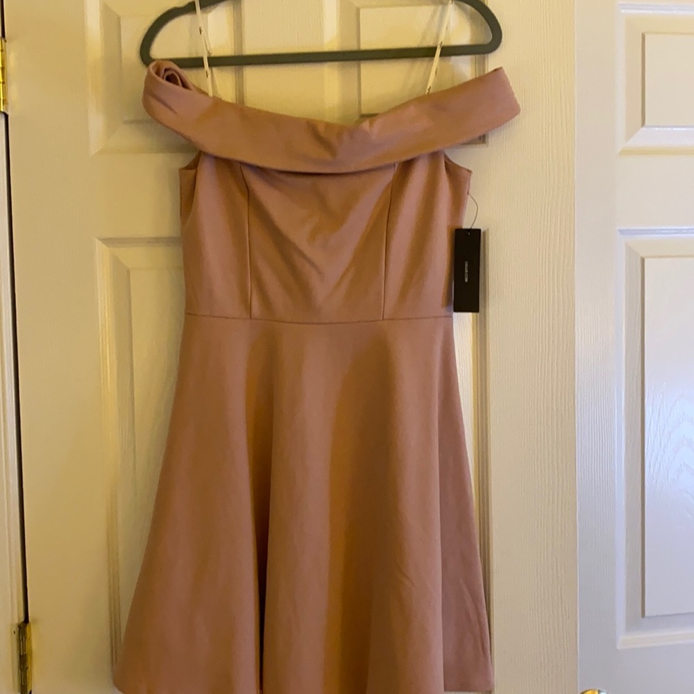 Lulus off the shoulder dress with tags still on